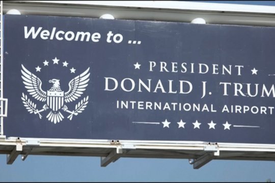 D. Trumpas nesikuklina: vienas oro uostas nuo šiol pervardintas jo garbei