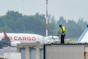 Dėl kontrabandininkų balionų daugybę kartų uždarytam oro uostui – naujas galvos skausmas