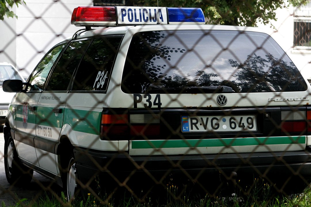 Kraupi Lekėčių paslaptis: dvi savo dukras vonioje paskandinęs tėvas savaitę tūnojo kaimynų tvarte