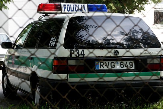 Kraupi Lekėčių paslaptis: dvi savo dukras vonioje paskandinęs tėvas savaitę tūnojo kaimynų tvarte