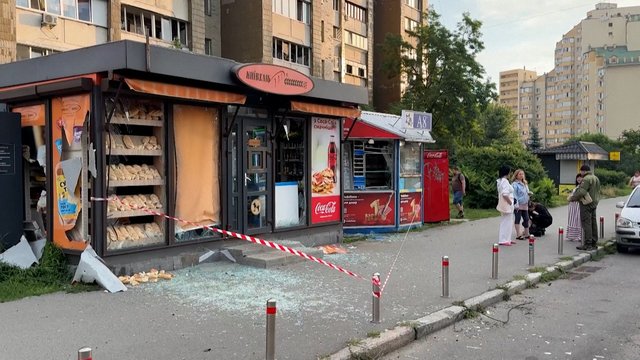 Šeštadienį Kyjive – kruvinų atakų banga: praneša apie sužeistuosius ir sprogimus