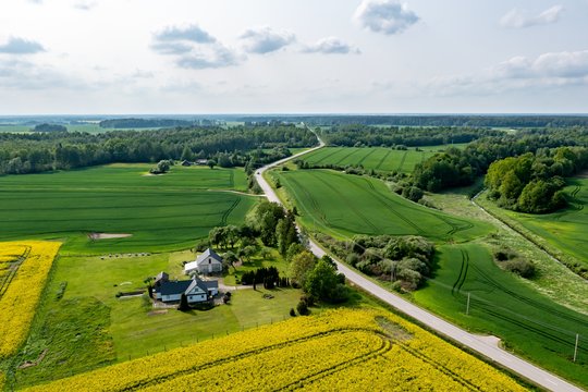 Šiemet už valstybinės žemės pardavimą valstybė gavo 48,4 mln. eurų pajamų