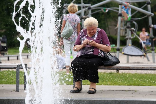 Senjorė negalėjo pasinaudoti parduotuvėje siūloma nuolaida – kliūtimi tapo viena sąlyga