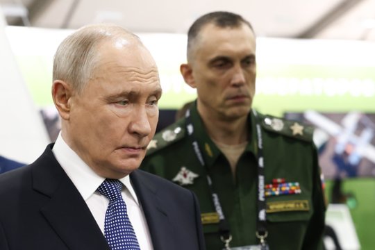 Karas Ukrainoje. Iš Kinijos – nauji pavojaus signalai V. Putinui