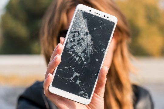 Didžiausias telefonų gamintojų melas: tokie pažadai slepia nemalonią tiesą