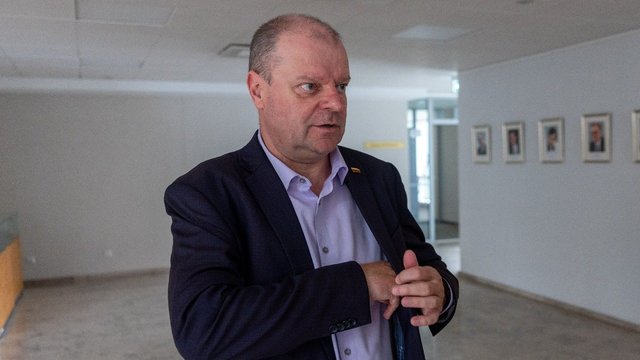 Gavęs apykoję S. Skvernelis įvardijo pagrindinę problemą: ne visur Seime gali patekti