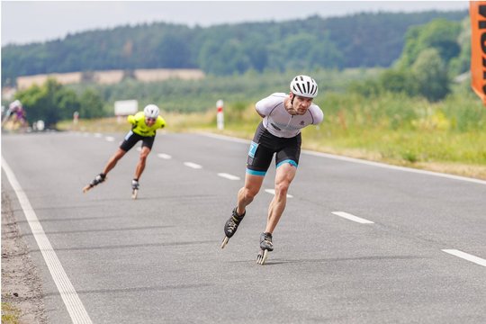 Saldus pergalės skonis: tarptautiniame greitojo riedėjimo maratone Lenkijoje – J. Baradinsko triumfas