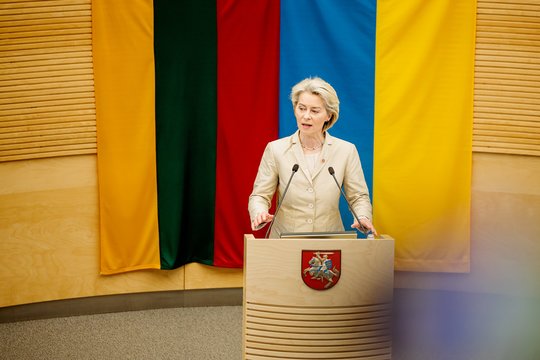 EK pirmininkė U. von der Leyen pasveikino M. Sinkevičių tapus premjeru