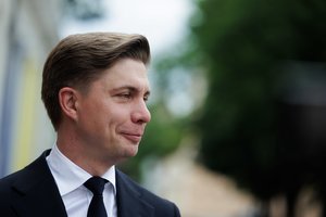 Opozicijai abejojant XXI Vyriausybės teisėtumu, M. Sinkevičius ragina neužbėgti įvykiams už akių