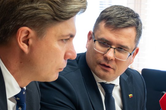Naujausiuose reitinguose – netikėtas posūkis socialdemokratams ir V. Sinkevičiui