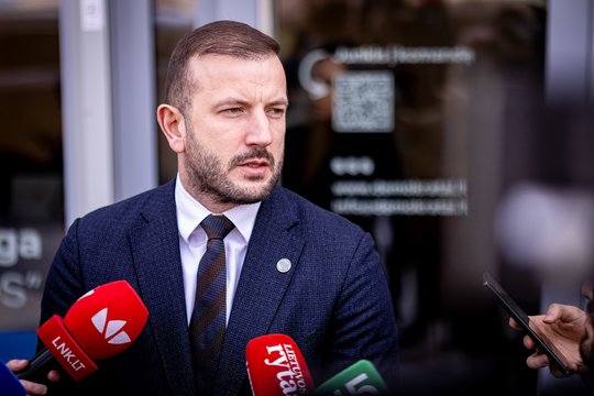 V. Sinkevičius nemano, kad ministras T. Valys yra kosmonautas: lyg ir nėra ėjęs jokių atrankų