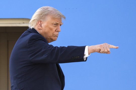 D. Trumpas buvusiai žurnalistei sumokėjo per 5 mln. eurų dėl seksualinio išpuolio ir šmeižto