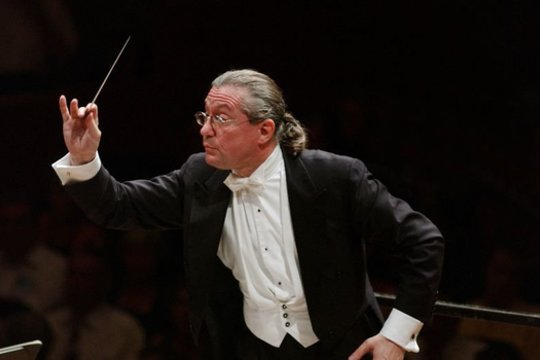 Ypatingas koncertas Vilniuje: vienoje scenoje pasirodys įžymusis Hamburgo orkestro vadovas Sylvain Cambreling ir „naujoji smuiko karalienė“ Eldbjørg Hemsing