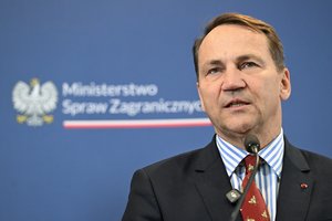 R. Sikorskis pareiškė žinantis, ką planuoja V. Putinas