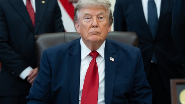 Kaistant situacijai Irane – D. Trumpas rėžė be užuolankų: smūgiai tęsis tol, kol pasakysiu gana