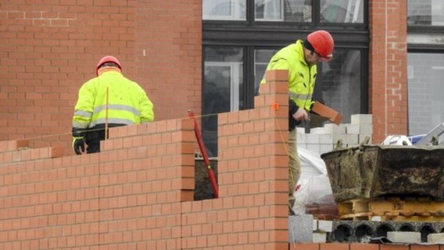Ar priklausote vidurinei klasei? Net gerėjantys rodikliai gyventojams neleidžia atsipalaiduoti