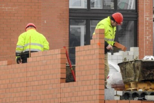 Ar priklausote vidurinei klasei? Net gerėjantys rodikliai gyventojams neleidžia atsipalaiduoti