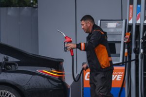 Įtampa Rusijoje auga: degalinėje pasigirdo šūviai  