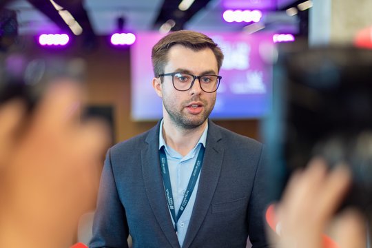 Martynas Jaugelavičius traukiasi iš Lietuvos oro uostų atstovo spaudai pareigų