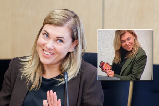Seimo salėje – flirtas? Sparčiai plinta naujosios naujosios aplinkos ministrės vaizdo įrašas