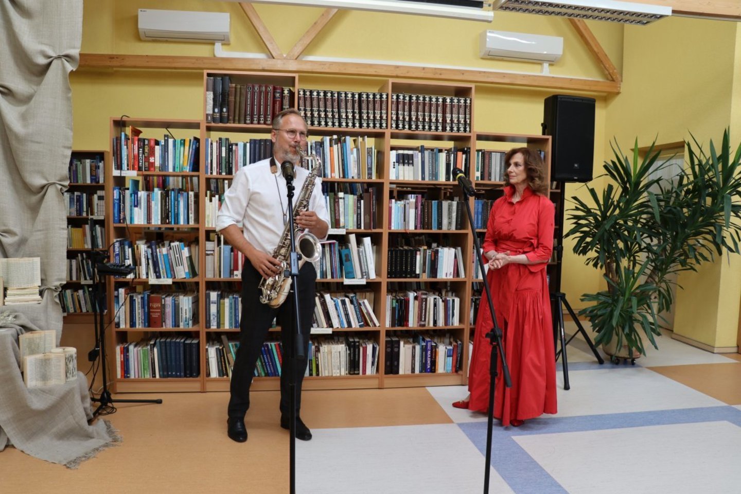 Liepos 15 d. Ignalinos rajono savivaldybės viešoji biblioteka šventė 85-ąjį, o jos globojamas literatų klubas „Lelija“ – 40-ąjį gimtadienį.<br>Ignalinos rajono savivaldybės nuotr.