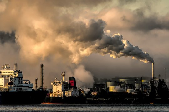 To nebuvo nuo pasaulinės finansų krizės: Rusijos energetikos milžinės akcijos pasiekė istorinį dugną