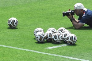 Futbolo kamuolys pavirto kompiuteriu