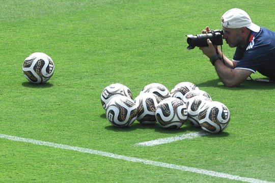 Futbolo kamuolys pavirto kompiuteriu