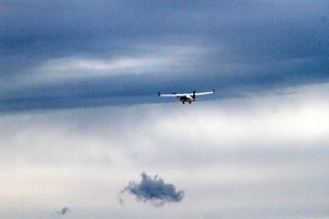 Lėktuvų triukšmas naktimis gyventojus varo iš proto: nepadeda net ausų kamštukai
