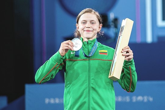 Dominika Banevič nustebino nauju įvaizdžiu: akį traukė elegantiška suknelė
