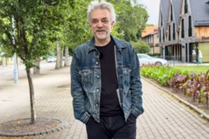 A. Mamontovas atvirai apie sulėtėjusią naujų dainų kūrybą: „Kai groji populiarias dainas, žmonės dainuoja kartu ir tai suteikia daug džiaugsmo“