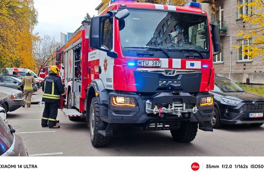 Išsiliejęs tepalas pagrindinę Prienų gatvę pavertė čiuožykla