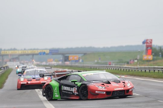 „Aurum 1006 km“ lentynių startas: sportininkams teko prisitaikyti prie šlapios dangos