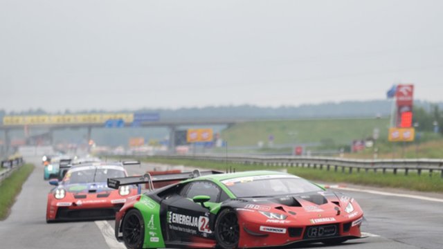 „Aurum 1006 km“ lentynių startas: sportininkams teko prisitaikyti prie šlapios dangos