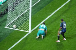 Naujajame Džersyje griežiama dantimis dėl FIFA sprendimo pardavinėti veją gabaliukais