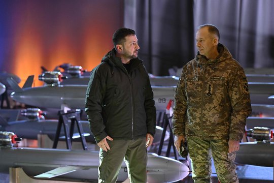 V. Zelenskis ruošia dar vieną milžinišką pokytį: nori pakeisti O. Syrskį
