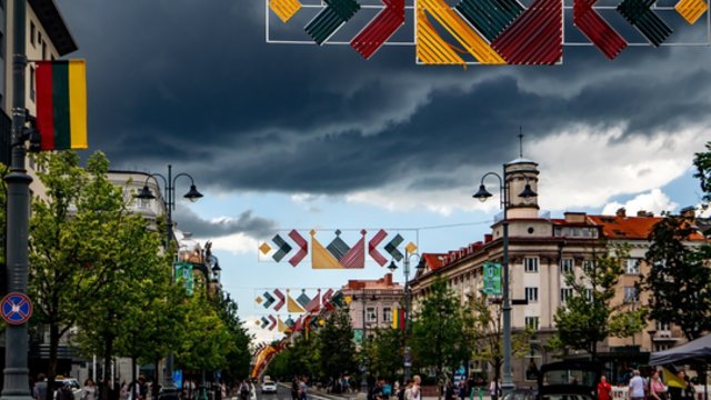 Naują savaitę pradėsime su krituliais: temperatūra kris, stiprės vėjas