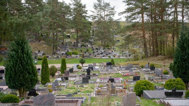 Triukšmas dėl neprižiūrėtų kapaviečių: užsiminė apie griežtesnes taisykles