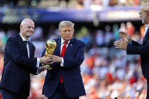 Apdovanojimų ceremonijoje – nušvilpto D. Trumpo akibrokštas: ispanams tai akivaizdžiai nepatiko