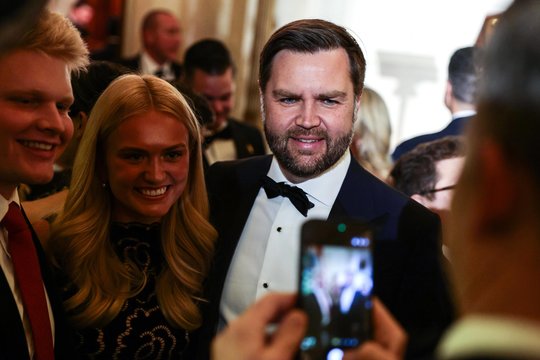 JAV viceprezidentui  J. D. Vance'ui gimė ketvirtas vaikas: atskleistas vardas