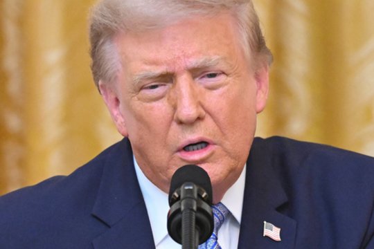 D. Trumpas pareiškė, kad naujasis lėktuvas „Air Force One“ bus maksimaliai patobulintas