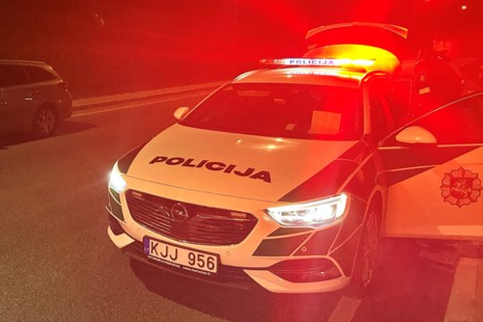 Beteisis vairuotojas Prienų r. susidūrė su keturračiu – prireikė medikų