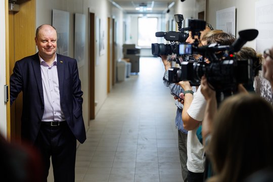 Rebusas Seimui: ar apykojė užkirs kelią S. Skverneliui dalyvauti uždaruose posėdžiuose?
