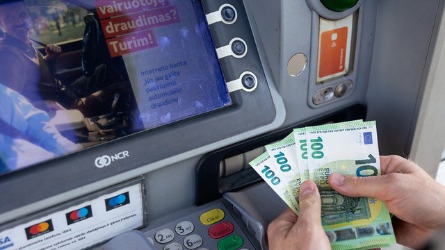 Netrukus dešimtyje savivaldybių atsiras fiziniai banko skyriai: štai kas bus prieinama klientams