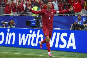 Pavydas: C. Ronaldo patiko vaizdo įrašas, kuriame FIFA kaltinama pagalba Argentinai