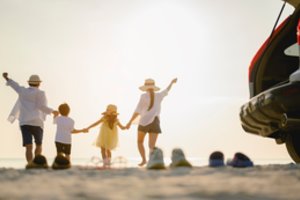 Kelionėje tvyranti įtampa gali sugadinti šeimos atostogas: psichoterapeutas išduoda paprastą taisyklę