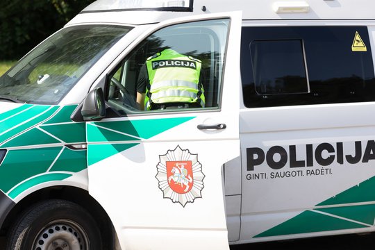 Alytuje prie vairo įkliuvo girtas Lietuvos kariuomenės karys