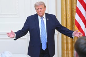 D. Trumpas žada įvesti muitus šiems vaistams