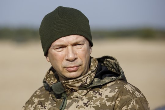 V. Zelenskis sureagavo į prašymą protestuose: priėmė sprendimą atleisti O. Syrskį ir į jo vietą paskyrė M. Drapatą