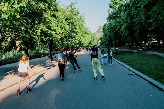 Kokias ausines norisi dėvėti visą dieną? Atsakymas slypi ne vien techninėse savybėse